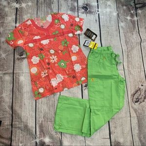 NEW SMALL WINK SCRUB TOP & PANTS